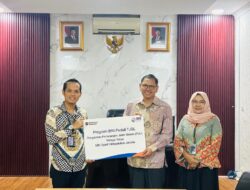BRI Serahkan Bantuan CSR Penerangan Jalan Umum Tenaga Surya untuk UIN Syarif Hidayatullah Jakarta