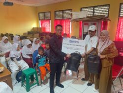 BRI kanca bumi serpong damai Salurkan Paket Pendidikan untuk Siswa SDN Karang Tengah 12