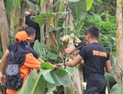 Brimob Polda Metro Jaya Gelar Jumat berkah berbagi dengan warga dan kerja bakti bersama masyarakat