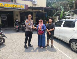 Kapolsek Bojongsari Serahkan Kembali Mobil Korban Penipuan dan Penggelapan