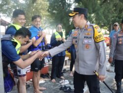 Kapolres Kepulauan Seribu Sapa Wisatawan di Pulau Tidung, Ingatkan Keselamatan Laut dan Sosialisasi Layanan 110