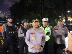 Polda Metro Jaya Gelar Patroli Malam, Sapa Warga Hingga Ojol Beri Himbauan Kamtibmas