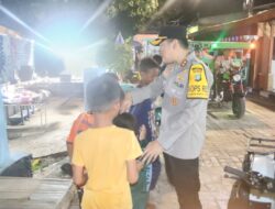 Kapolres Kepulauan Seribu Sapa Hangat Anak-Anak di Pulau Untung Jawa, Suasana Siskamling Jadi Penuh Canda dan Keakraban