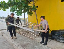 Kapolsek Kepulauan Seribu Selatan Turun Tangan di “Jumat Bersih”: Kolaborasi 3 Pilar Rawat Lingkungan Pulau Tidung