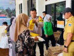 Pembagian Beras Bulog dan Minyak Goreng di Pulau Lancang Berjalan Lancar, 142 Warga Terima Bantuan