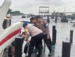 Polres Kepulauan Seribu Amankan Kedatangan Kapal di Marina Ancol, Petugas Bantu Penumpang dan Pastikan Keselamatan