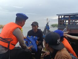 Patroli Dialogis Satpolairud di Perairan Kepulauan Seribu, Polisi Ajak Nelayan Jaga Keselamatan dan Kamtibmas