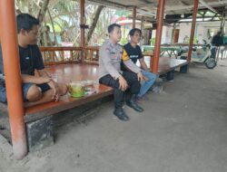 Bhabinkamtibmas Pulau Pari Keliling Kampung, Ingatkan Warga Waspada 3C dan Segera Lapor 110