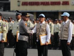 Kapolda Metro Jaya Berikan Penghargaan kepada Satpam dan Satkamling Berprestasi*