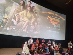 Gala Premiere Mertua Ngeri Kali Pecah! Bunda Corla Bikin Penonton Ngakak Sampai Baper,Film Nasional yang Siap Guncang Bioskop 11 Desember 2025