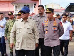 Kapolri Dampingi Presiden Cek Lokasi Pengungsian Korban Banjir di Tapanuli Tengah mas