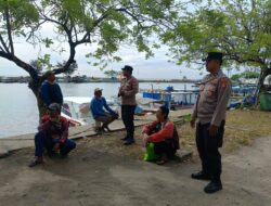 Polsek Kepulauan Seribu Selatan Gelar Patroli Jalan Kaki di Pulau Tidung, Antisipasi 3C dan Cegah Bullying