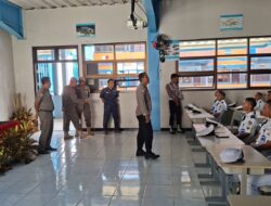 Polsek Kepulauan Seribu Selatan Sekat Aksi Pelajar, Sosialisasikan Barcode Anti-Bullying di SMKN 61 Jakarta