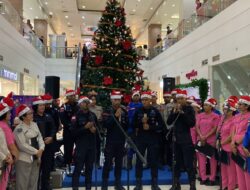 Polda Papua Hadirkan Christmas Carol di Mall Jayapura, Ciptakan Suasana Natal yang Aman dan Damai