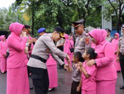 Kapolres Kepulauan Seribu Pimpin Upacara Kenaikan Pangkat 27 Personel