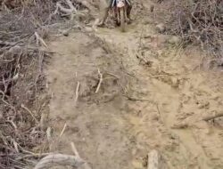 Terobos Medan Ekstrem, Warga Kampung Serule Apresiasi Personel Polres Aceh Tengah Jadi yang Pertama Salurkan Logistik*