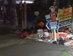Dari Suara Hati Nurani Rakyat : Lagi-lagi Cerita Sampah yang Menumpuk di Sepanjang Trotoar Tak Pernah Ada Solusi, Sungguh Ironis!
