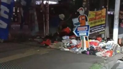 Dari Suara Hati Nurani Rakyat : Lagi-lagi Cerita Sampah yang Menumpuk di Sepanjang Trotoar Tak Pernah Ada Solusi, Sungguh Ironis!