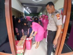 Bhayangkari Ranting Duren Sawit Santuni Anak Yatim di Yayasan Rumah Yatim