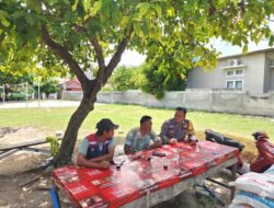 Bhabinkamtibmas Pulau Pramuka Ajak Warga Jaga Keamanan demi Kenyamanan Wisata