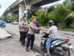 Polsek Kelapa Gading Gelar Jumat Peduli, Bagikan 200 Nasi Kotak untuk Ojol dan Warga