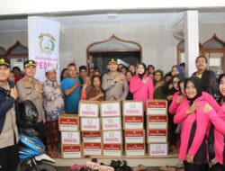 Kapolres Metro Tangerang Kota Tinjau Lokasi Pengungsian Banjir dan Dapur Umum, Salurkan Bantuan kepada Warga