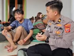 Polri “All Out” Evakuasi, Hadirkan Randurlap dan Patroli Kesehatan Door to Door untuk Korban Banjir Karawang