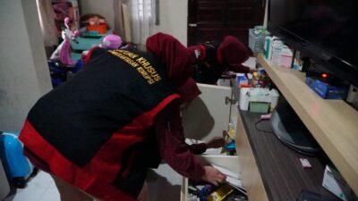 Tim penyidik Kejati Sumsel Kembali lakukan penggeledahan terkait perkara dugaan Tipikor kegiatan pendistribusian semen wilayah Prov.Sumsel oleh distributor PT.KMM 