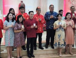 – “Imlek 2577 di Paroki St. Thomas Rasul: Ajakan Rahmat dan Toleransi dengan Bagi-Bagi Ampao & Jeruk”