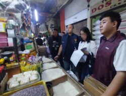*Satgas Saber Polda Metro Jaya Cek Harga dan Ketersediaan Bapokting di Pasar Jakarta Barat Jelang Idul Fitri*