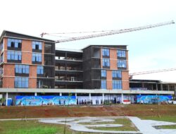 *Pembangunan SMA Kemala Taruna Bhayangkara Bogor Capai 60 Persen, Polri Gelar Buka Puasa Bersama Warga Gunung Sindur*