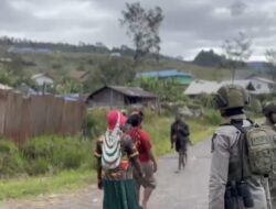 *Patroli Humanis Ops Damai Cartenz Hadirkan Senyum dan Rasa Aman bagi Warga Sinak*