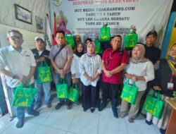 Ketua PWJU Habibah binti Ganna Bagikan Paket Sembako untuk Pengurus dan Anggota