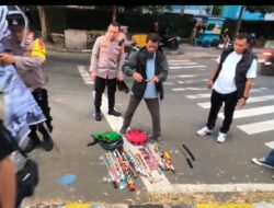 Polsek Tamansari Amankan Petasan, Bambu Bendera hingga Samurai dari Kelompok Remaja Konvoi di Tamansari