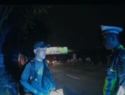 Humanis di Arus Balik, Polantas Tangsel Bantu Pemudik Kehabisan Ongkos Hingga Tiba di Rumah*