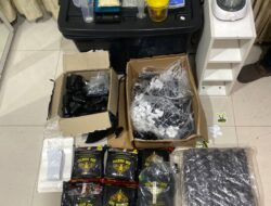*POLDA METRO JAYA MEMBONGKAR CLANDESTINE LAB NARKOTIKA JENIS TEMBAKAU SINTETIS