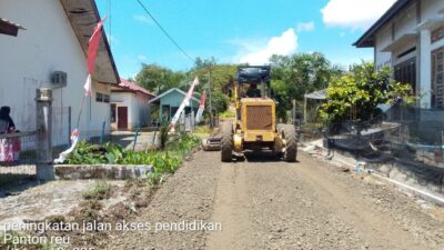 PUPR Aceh Barat Aspal Jalan di Wilayah Kota dan Pedesaan