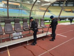*Jelang Kick Off Bekasi FC Vs PSPS, Gegana Brimob PMJ Sterilisasi Stadion*