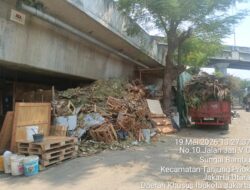 Sampah Menumpuk Di Kolong Tol Sungai Bambu Kinerja Kasatpel LH Kecamatan Tanjung Priok Di Pertanyakan