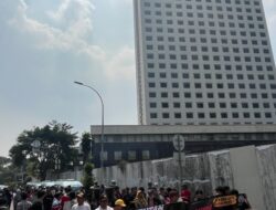 Poros Mahasiwa Jakarta Raya, Mendesak Copot Dirut PT PLN Darmawan Prasodji dan Dirut SDM PT PLN Yusuf Didi Stiarto