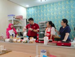 KPGEN PWDPI Bersama Ika Boga Dan Baking Club Loyang Mas Lampung Gelar Latbar Bola Deli Dan Aneka Kue Bahan Gluten Free