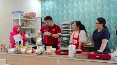KPGEN PWDPI Bersama Ika Boga Dan Baking Club Loyang Mas Lampung Gelar Latbar Bola Deli Dan Aneka Kue Bahan Gluten Free