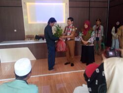 Kepala  Desa Sukamanah H. Lamri Sambut  Baik Kedatangan Magasiswa KKN Universitas  Muhammadiyah Jakarta 