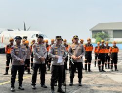 Terus Bergerak, Polri Kembali Kirim Personel K9 dan 2,5 Ton Logistik untuk Korban Gempa NTT
