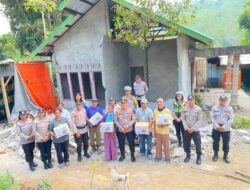 *Kapolda NTT Salurkan Bantuan untuk Korban Gempa di Ngada, Polri Hadir Ringankan Beban Warga*