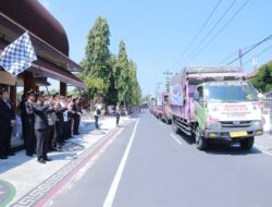 *Usai Upacara HUT RI Ke-81, Kapolda NTB Lepas 8 Truk Bantuan untuk Korban Gempa NTT*
