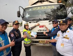 Induk Tol PJR BSD Korlantas Polri Bersinergi dengan Stake Holder Penertiban Kendaraan yang Over Load dan Over Dimensi serta Kendaraan yang Parkir di Bahu Jalan KM 31 Tol Cinere-Serpong