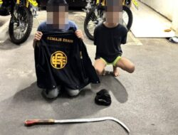 *Patroli Brimob Cegah Potensi Tawuran di Cakung, Dua Pemuda Diamankan*