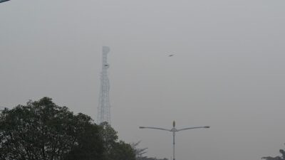 Langit Merah Darah Kalteng: Karhutla Masih Mengamuk — Rakyat Tuntut Presiden Turun Langsung, Bukan Foto Saja